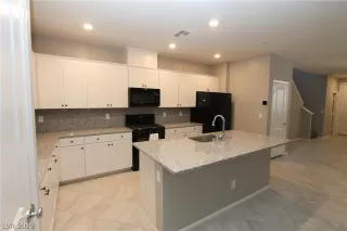 Photo #3: 2116190 Listing 