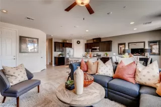 Photo #5: 2116257 Listing