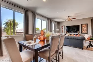 Photo #6: 2116257 Listing