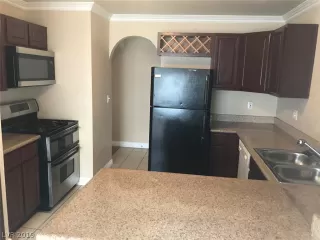 Photo #2: 2116292 Listing 