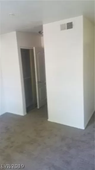 Photo #2: 2116359 Listing