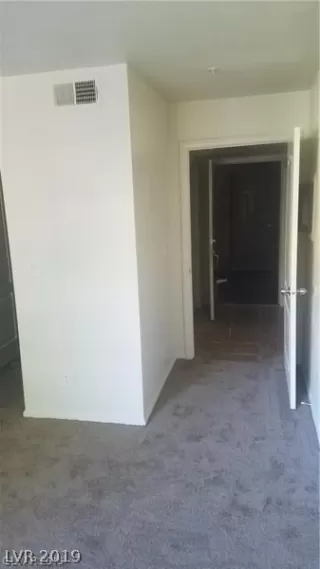 Photo #3: 2116359 Listing