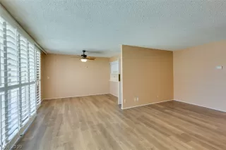 Photo #4: 2116374 Listing