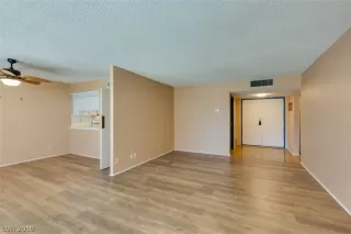 Photo #5: 2116374 Listing