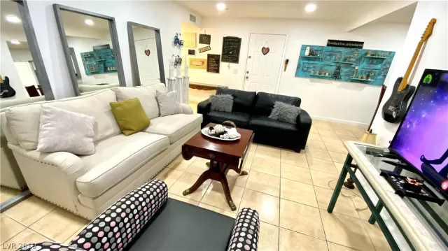 MLS: 2116382 Condo For Sale