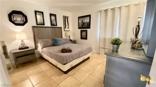 Photo #3: 2116382 Listing 