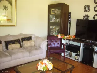 Photo #4: 2116398 Listing 