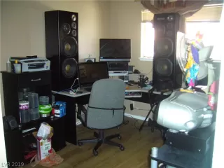 Photo #5: 2116398 Listing 