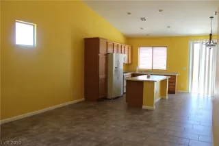 Photo #4: 2116474 Listing