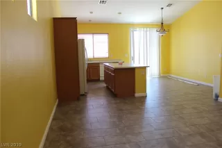 Photo #5: 2116474 Listing