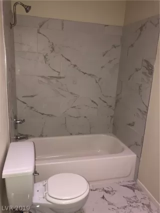 Photo #5: 2116489 Listing 