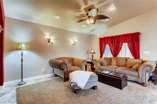 Photo #2: 2116513 Listing