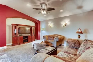 Photo #3: 2116513 Listing