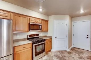 Photo #5: 2116513 Listing