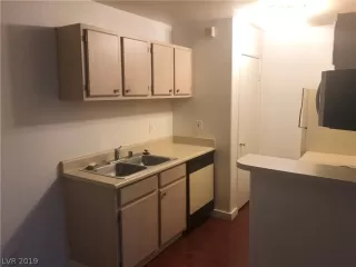 Photo #4: 2116520 Listing