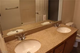 Photo #6: 2117621 Listing 