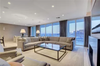 Photo #2: 2117631 Listing