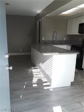 Photo #1: 2117713 Listing