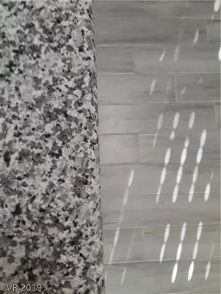 Photo #3: 2117713 Listing