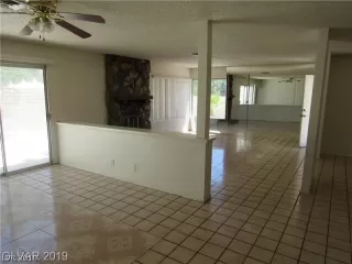 Photo #4: 2117714 Listing