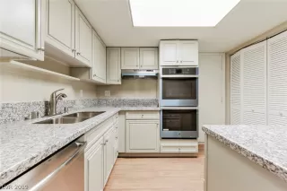 Photo #6: 2117725 Listing 