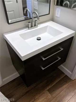 Photo #3: 2117778 Listing 