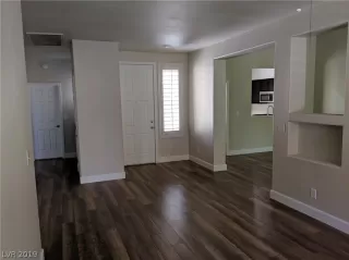 Photo #4: 2117778 Listing 