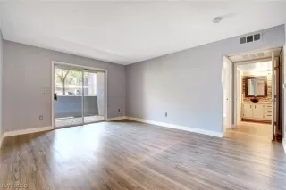 Photo #2: 2117818 Listing