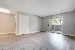 Photo #5: 2117818 Listing