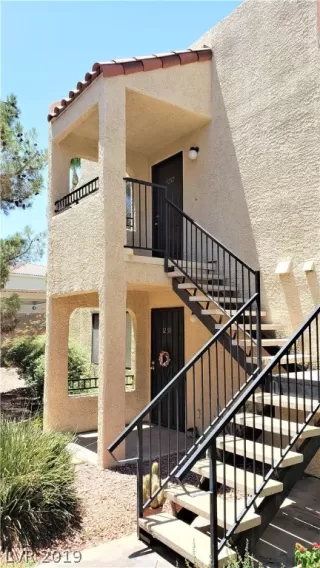 Photo #1: 2117901 Listing