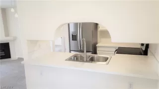 Photo #5: 2117901 Listing