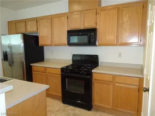 Photo #3: 2117906 Listing 