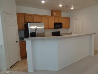 Photo #6: 2117906 Listing 