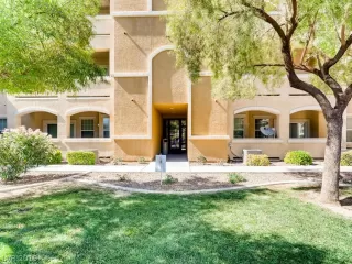 Photo #1: 2117934 Listing