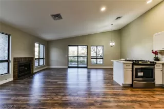 Photo #2: 2117961 Listing 