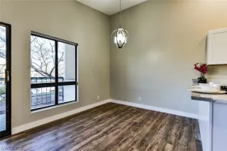 Photo #6: 2117961 Listing 