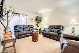 Photo #6: 2117969 Listing