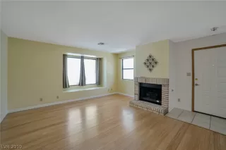 Photo #5: 2118021 Listing