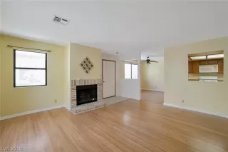 Photo #6: 2118021 Listing