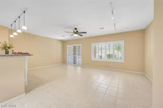 Photo #3: 2118026 Listing 