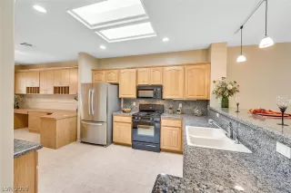 Photo #4: 2118026 Listing 