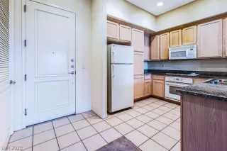 Photo #5: 2118212 Listing