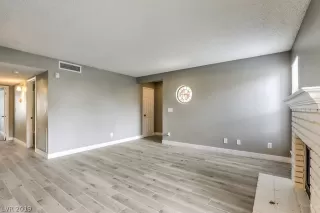 Photo #4: 2118223 Listing 