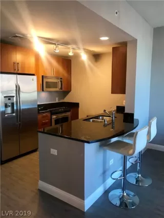 Photo #3: 2118283 Listing