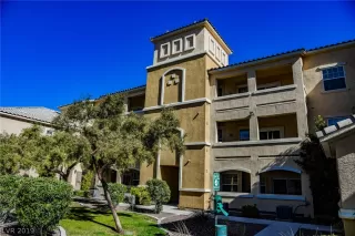 Photo #2: 2118297 Listing 