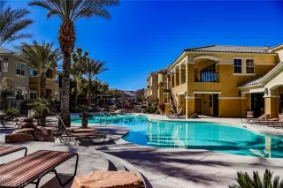 Photo #4: 2118297 Listing 