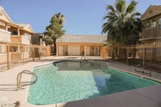 Photo #2: 2118301 Listing 