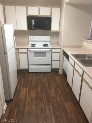 Photo #6: 2118302 Listing 