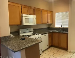 Photo #2: 2118398 Listing