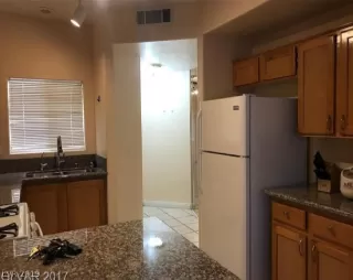 Photo #3: 2118398 Listing